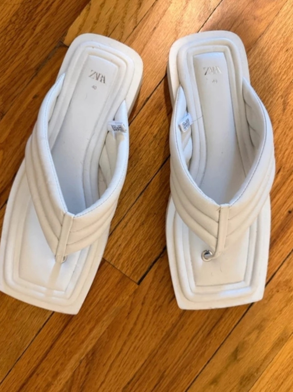 Zara White Quilted Square-Toe Thong Sandals. Flip Flop